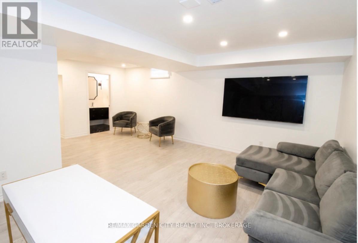 229 SHOREVIEW DRIVE - 27