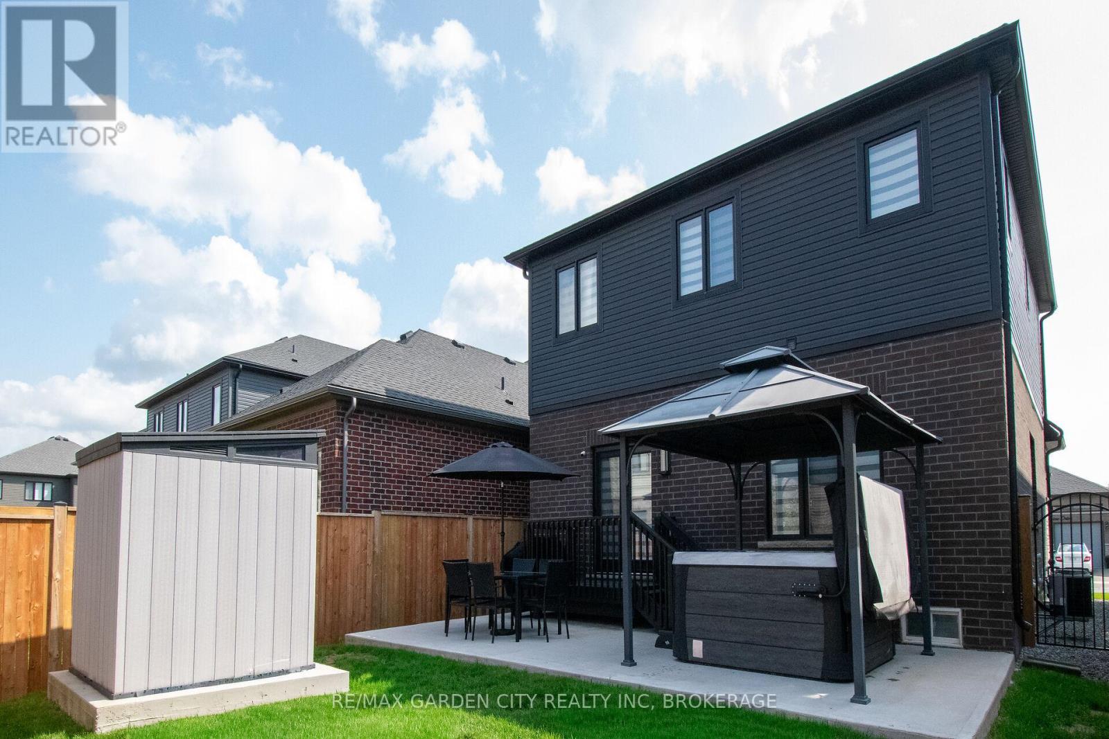 229 SHOREVIEW DRIVE - 33