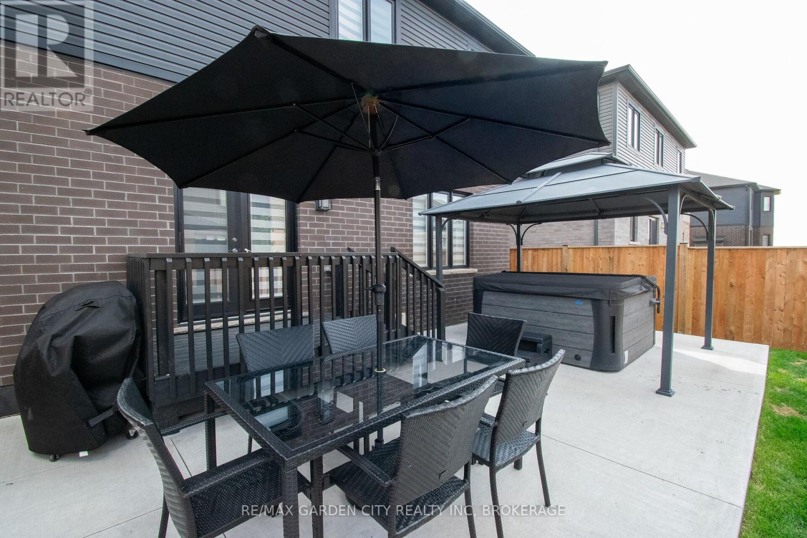 229 SHOREVIEW DRIVE - 36