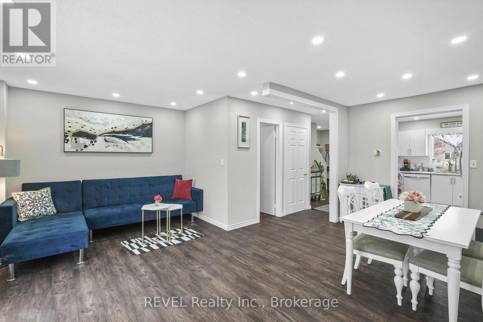 #80 65 DORCHESTER BOULEVARD - 13