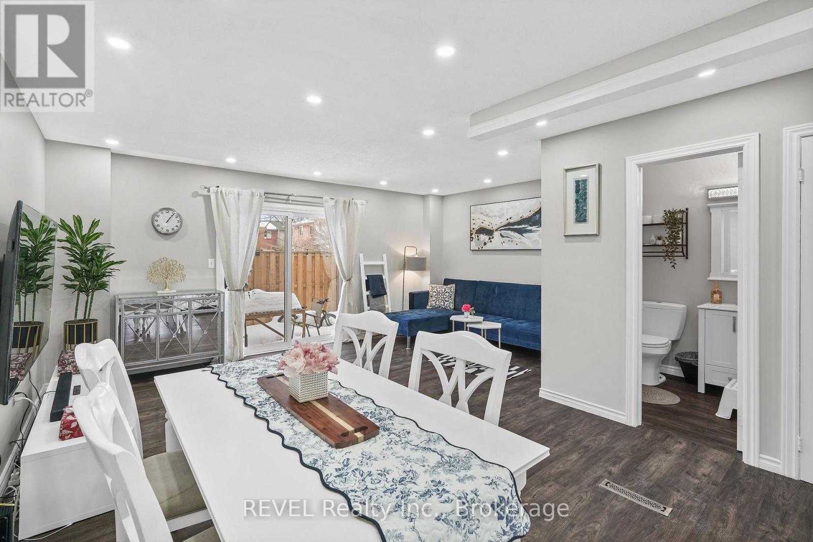 #80 65 DORCHESTER BOULEVARD - 15