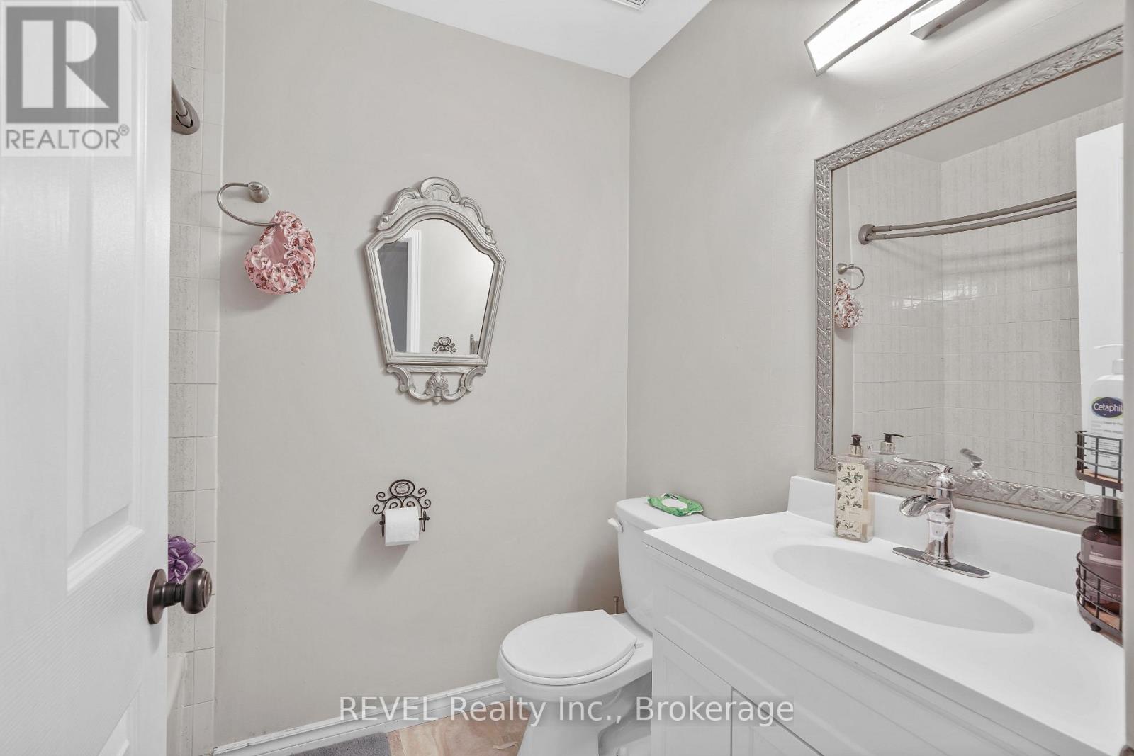 #80 65 DORCHESTER BOULEVARD - 18