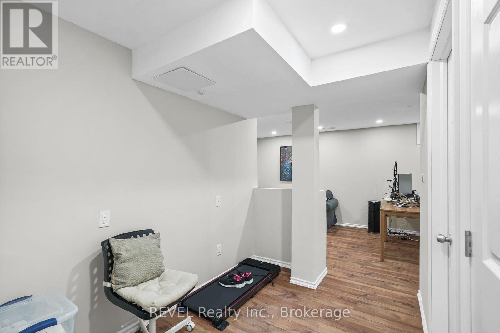 #80 65 DORCHESTER BOULEVARD - 23
