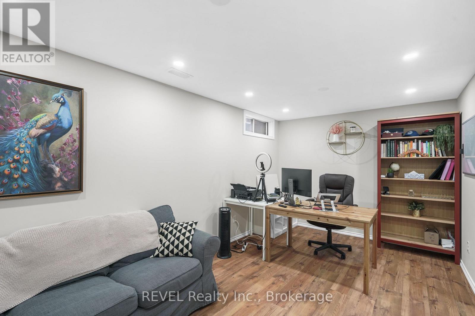 #80 65 DORCHESTER BOULEVARD - 24
