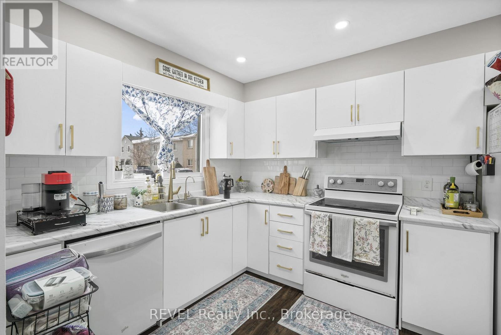 #80 65 DORCHESTER BOULEVARD - 8