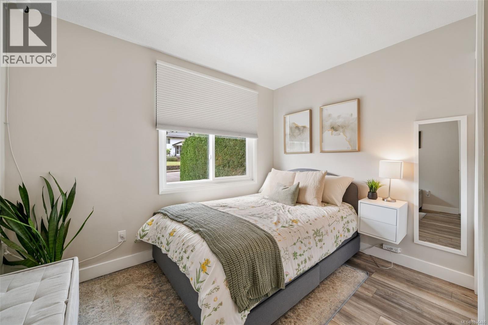 1360 McNair St - 22