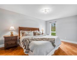 25 Ch. Thibault, Val Des Monts, QC J8N4H6 Photo 12