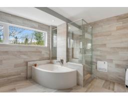 25 Ch. Thibault, Val Des Monts, QC J8N4H6 Photo 14