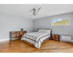 25 Ch. Thibault, Val Des Monts, QC J8N4H6 Photo 15