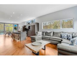 Living room - 25 Ch. Thibault, Val Des Monts, QC J8N4H6 Photo 6