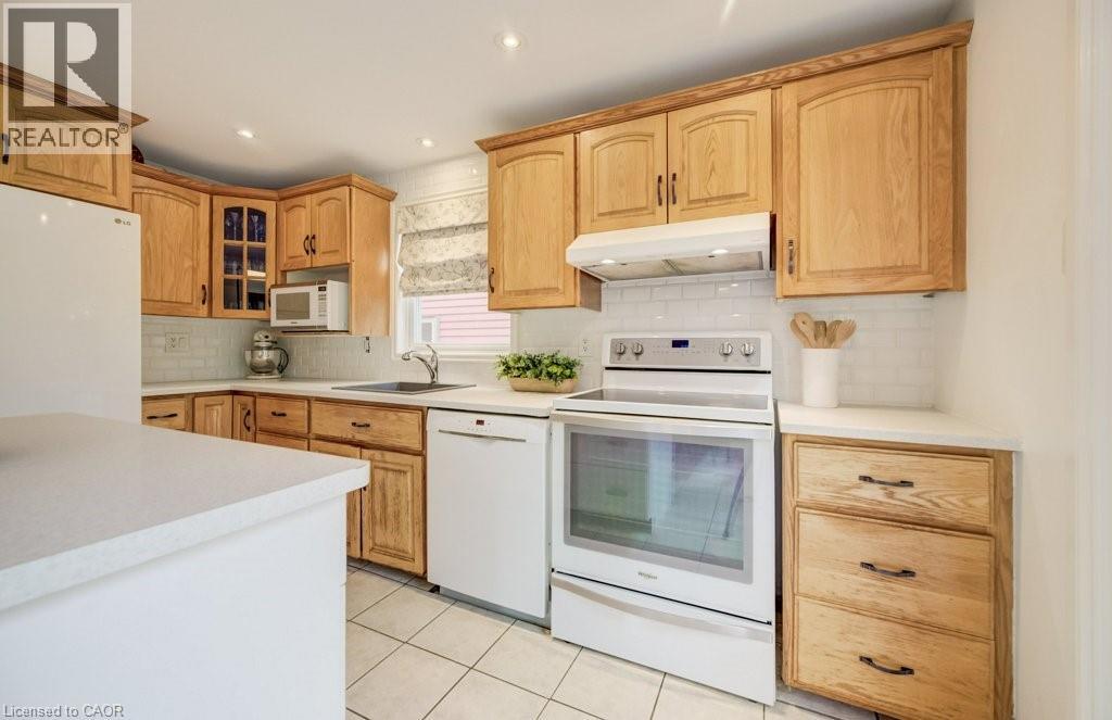 106 PARKLAND Crescent - 19