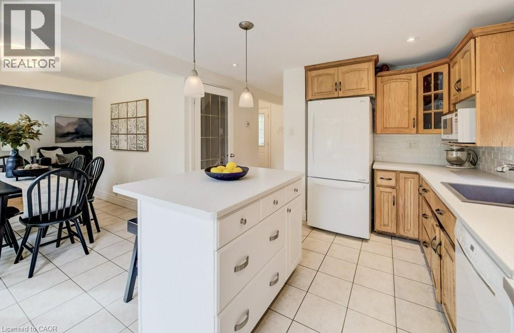 106 PARKLAND Crescent, Kitchener, Ontario, N2N1S4 — Photo 45