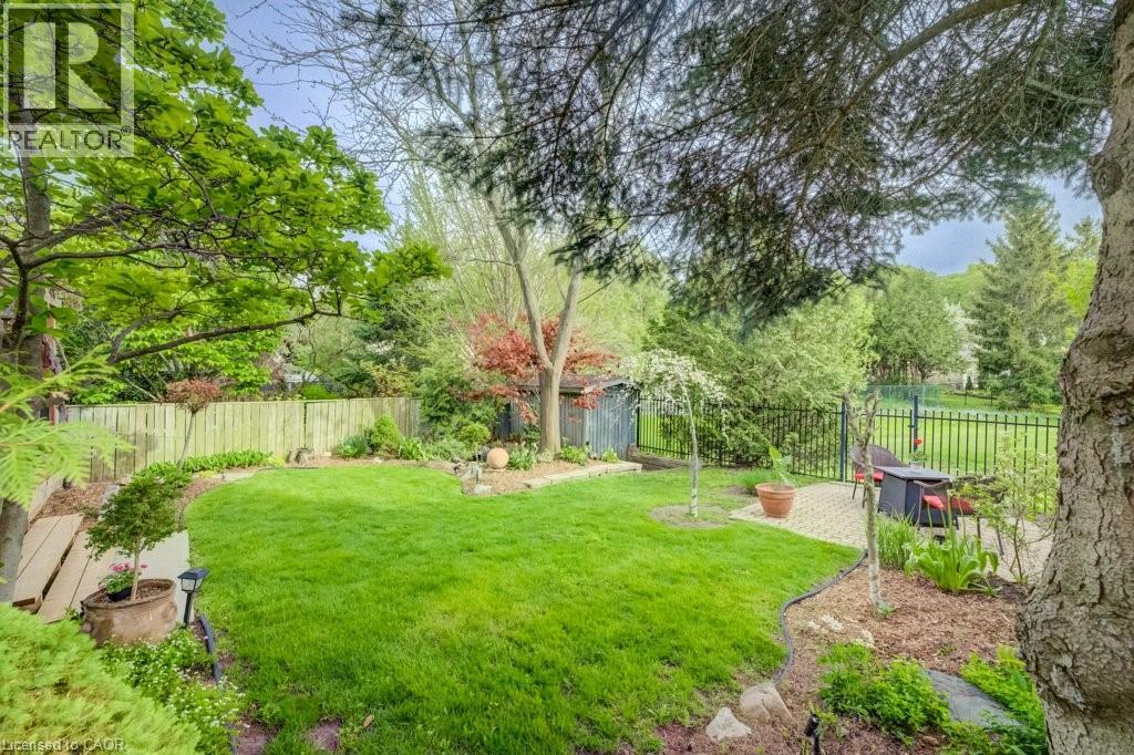 106 PARKLAND Crescent - 1