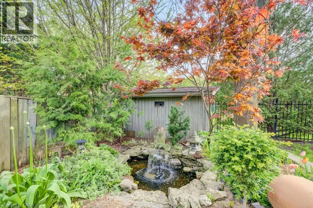 106 PARKLAND Crescent - 40