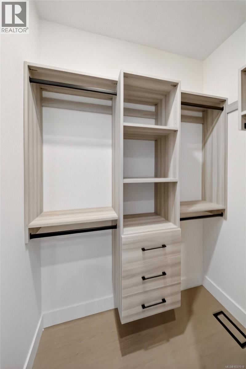 2122 Kingbird Dr - 17