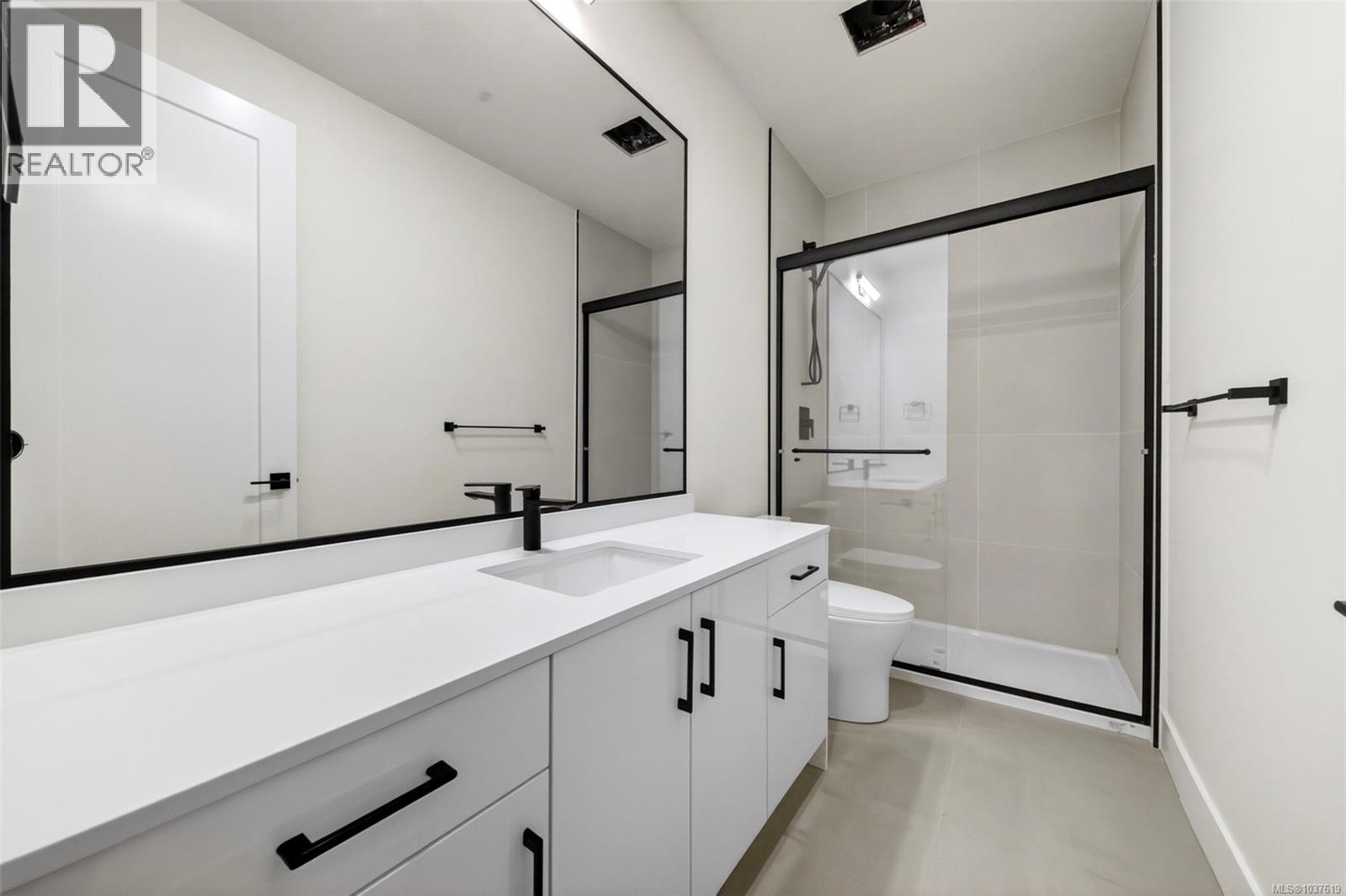 2122 Kingbird Dr - 32