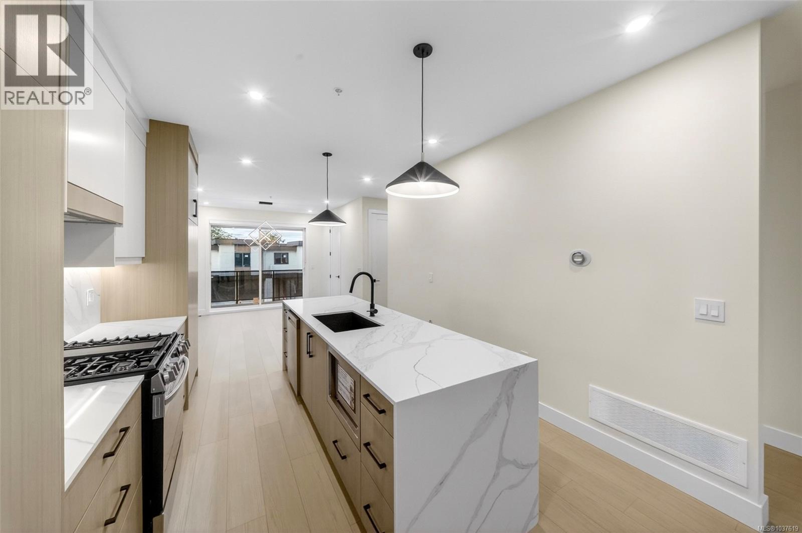 2122 Kingbird Dr - 11