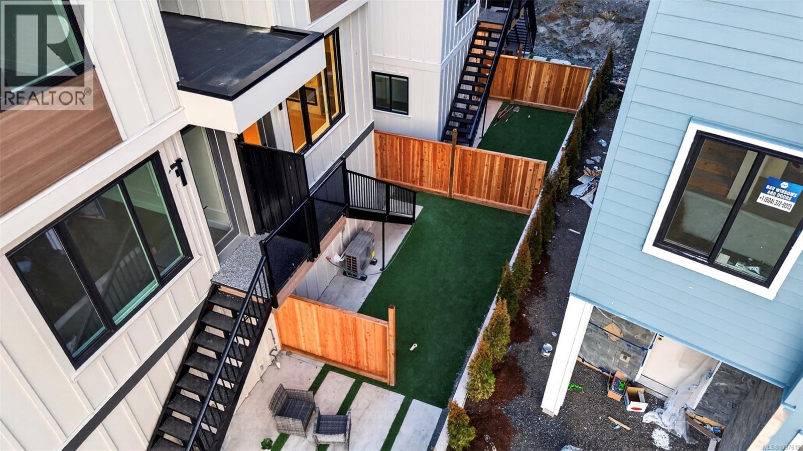 2122 Kingbird Dr - 35