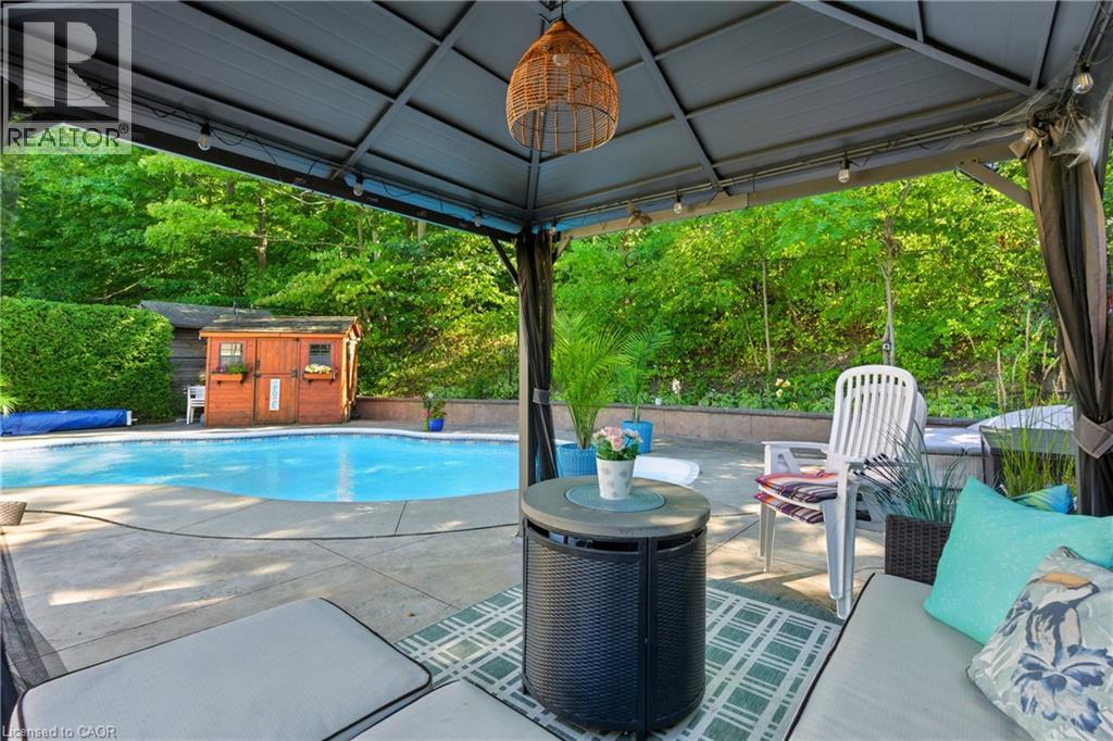 48 BRENTWOOD Drive - 26