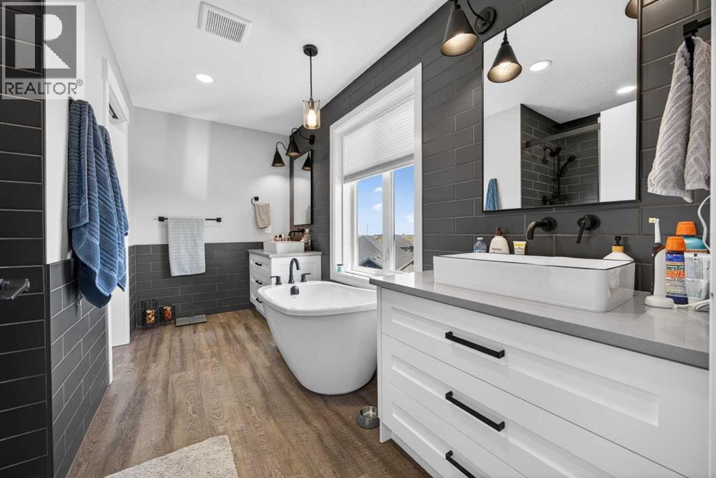 10 Bishop Circle - 25