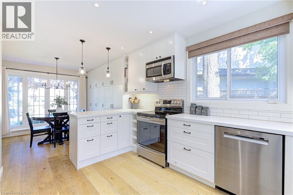 418 SOUTHLAND Crescent, Oakville, Ontario, L6L3N8 — Photo 13