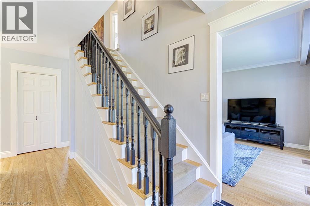 418 SOUTHLAND Crescent, Oakville, Ontario, L6L3N8 — Photo 8