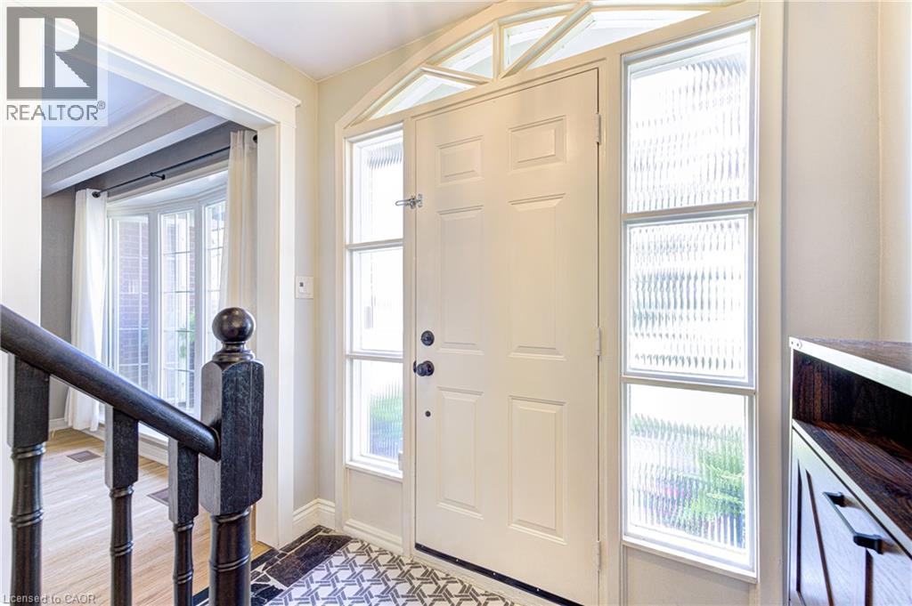 418 SOUTHLAND Crescent, Oakville, Ontario, L6L3N8 — Photo 10