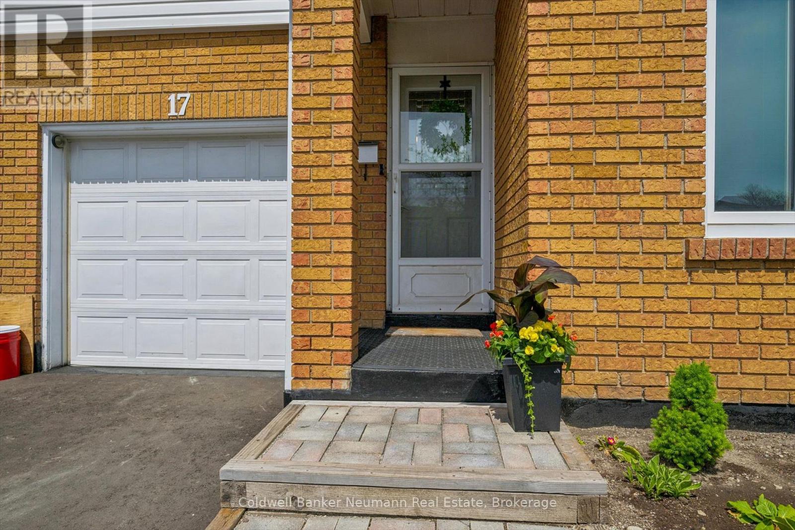 17 HISTON CRESCENT - Image 2