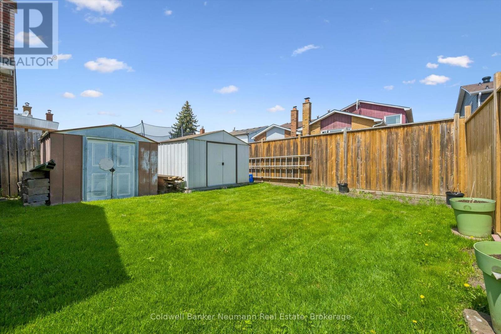 17 HISTON CRESCENT - 23