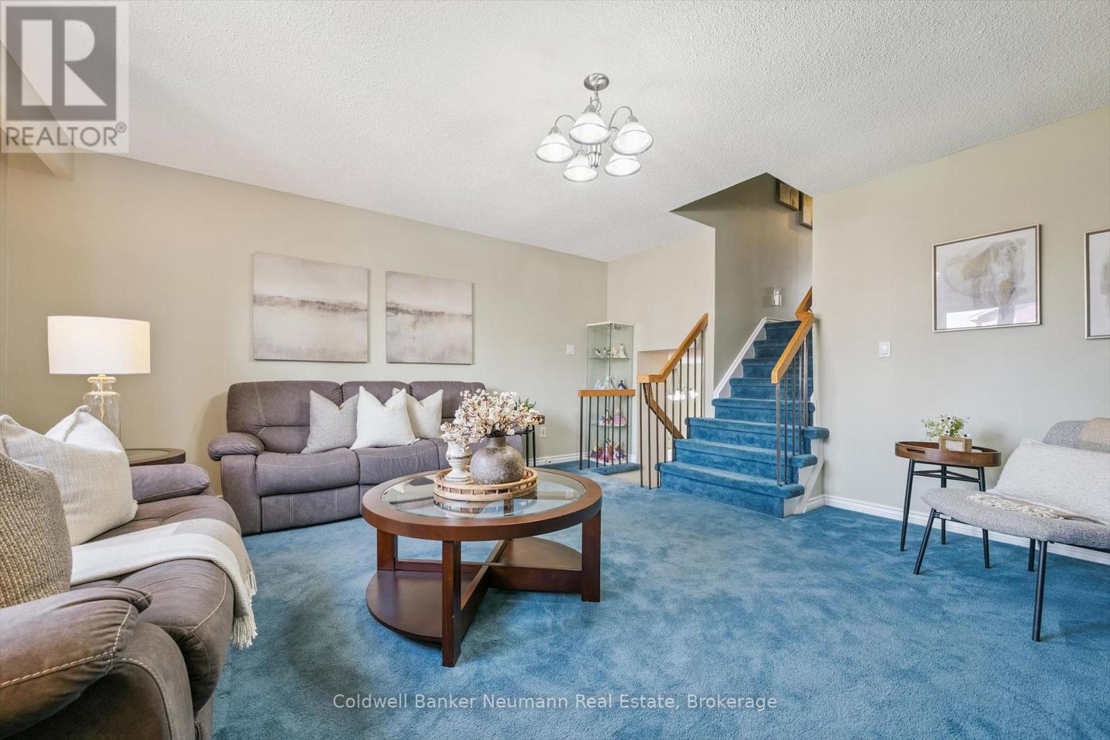 17 HISTON CRESCENT - 9