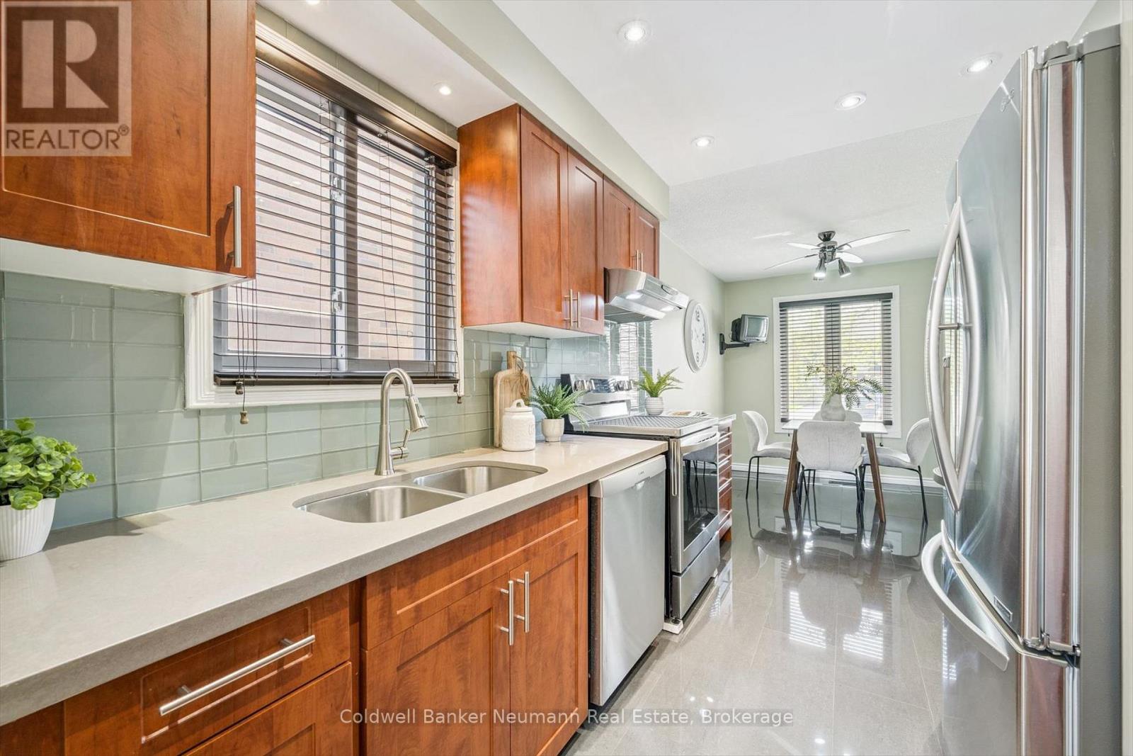 17 HISTON CRESCENT - 5