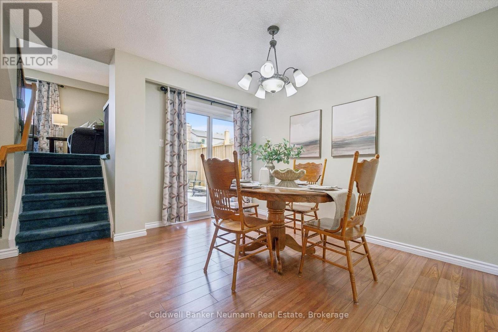 17 HISTON CRESCENT - 4