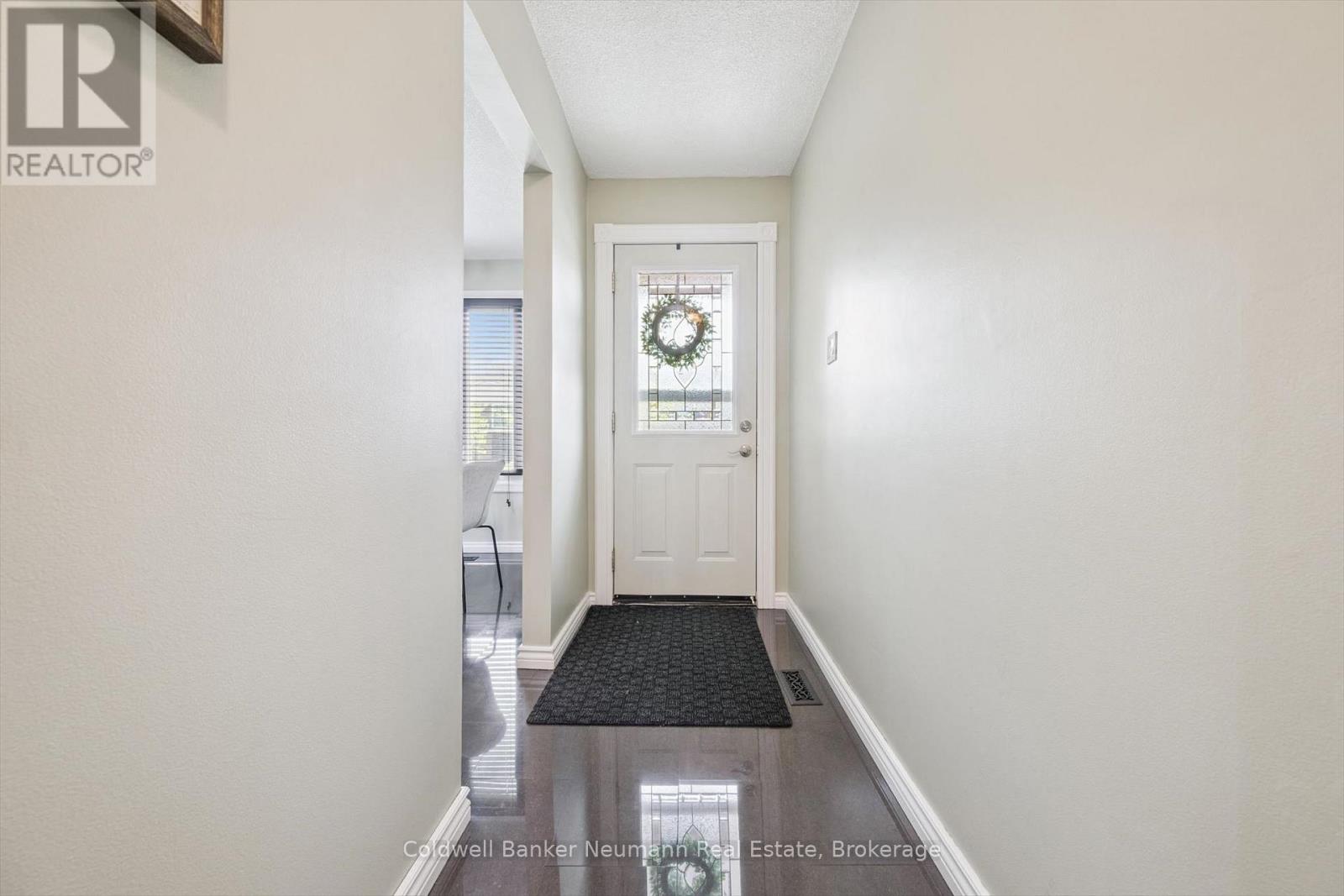 17 HISTON CRESCENT - 3