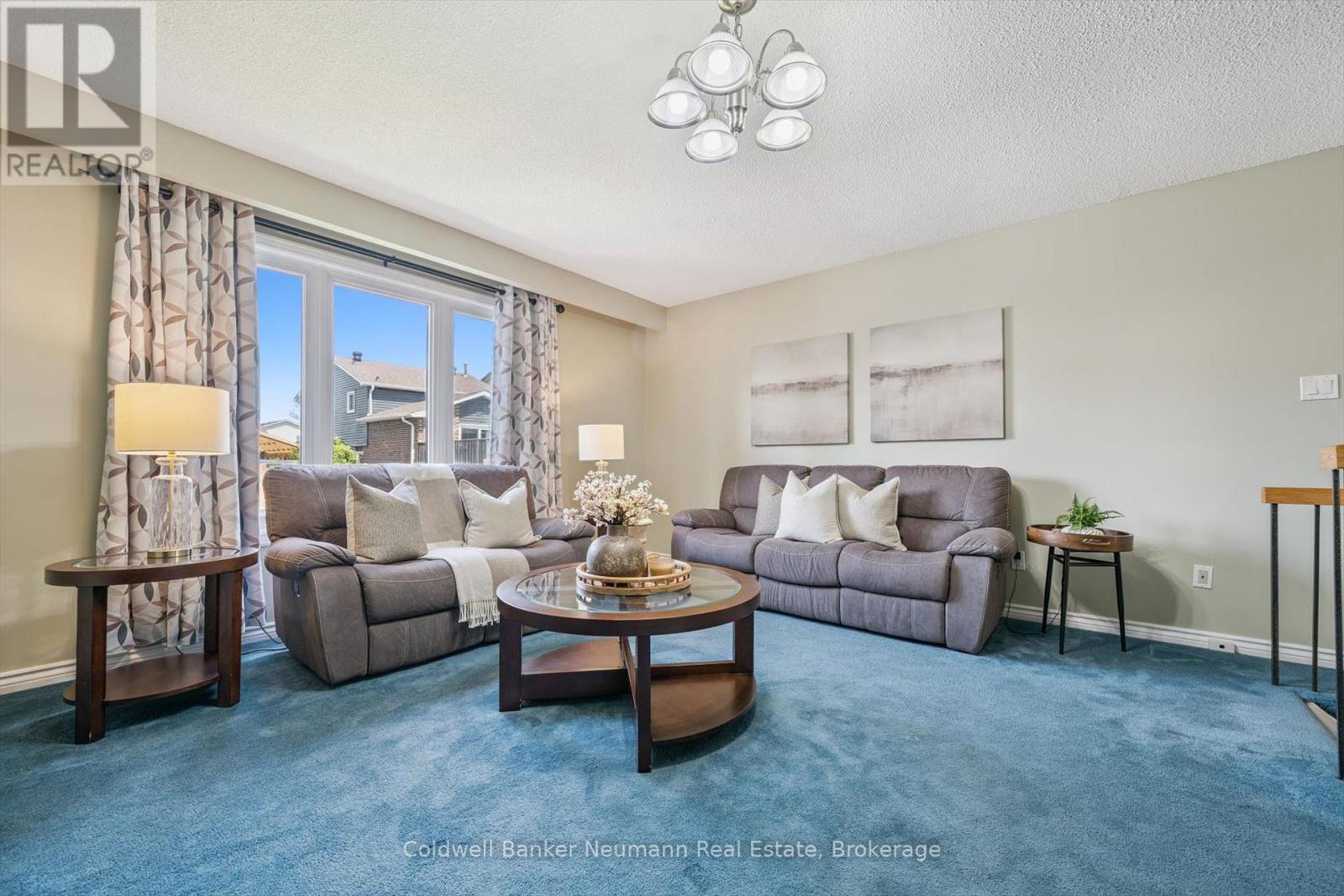 17 HISTON CRESCENT - 8