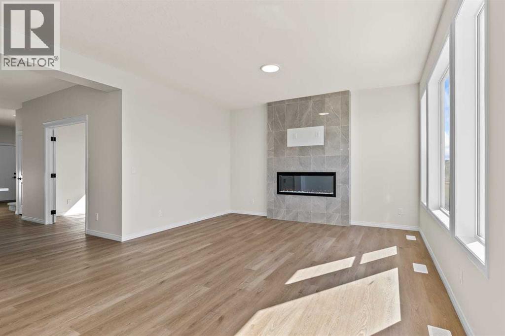 127 Corner Glen Grove NE - 3