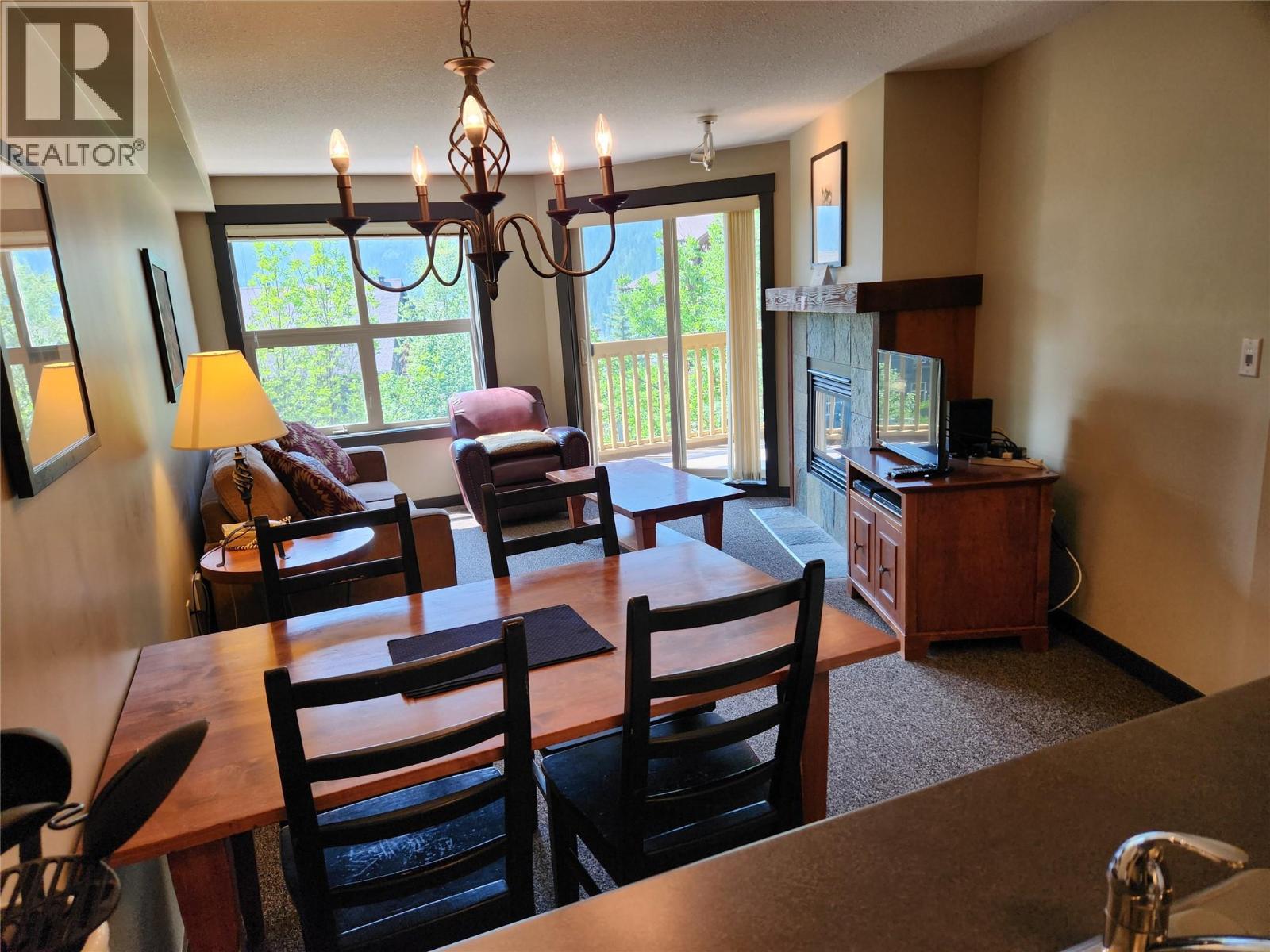 #305 2070 Summit Drive - 10