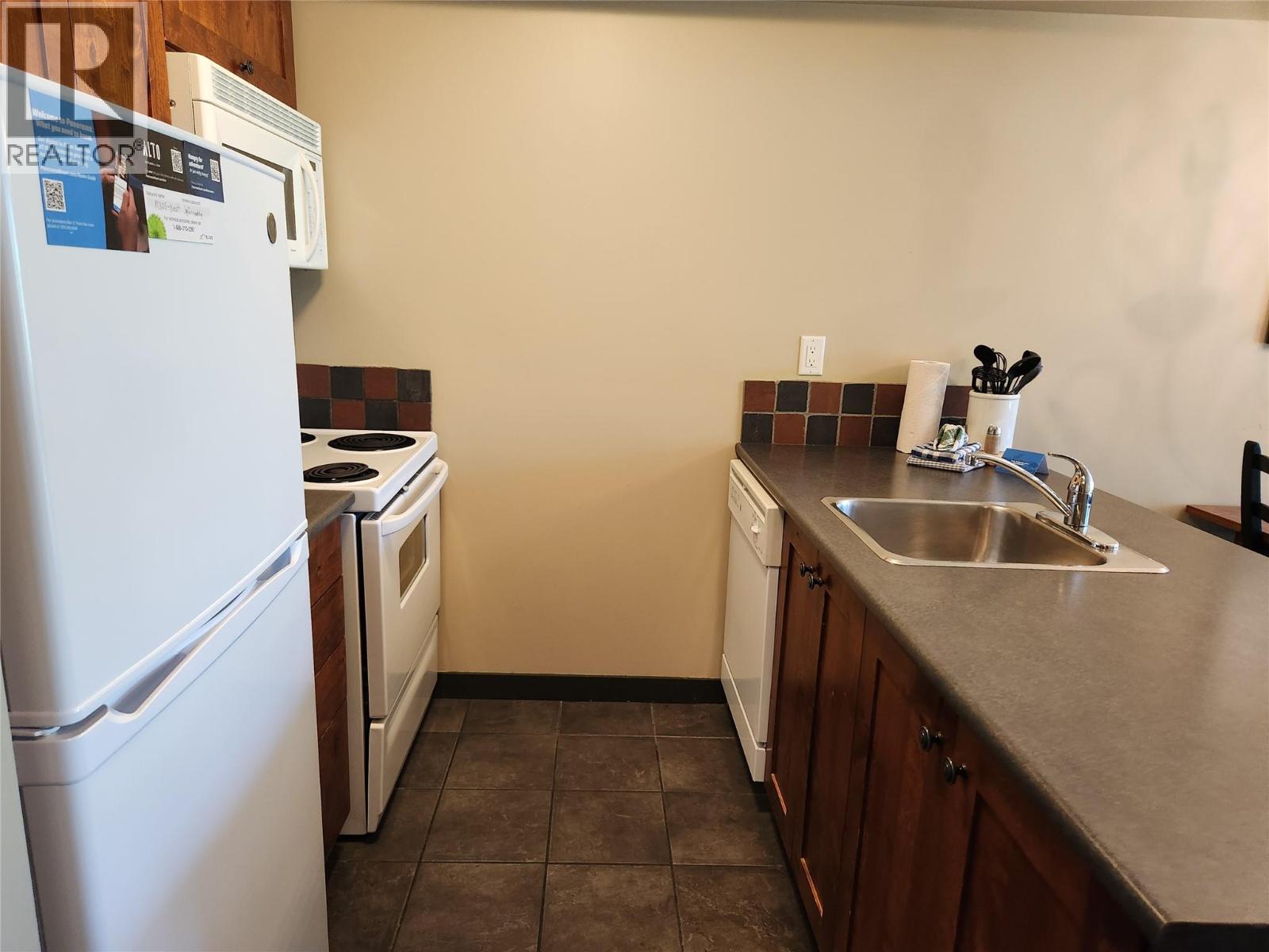 #305 2070 Summit Drive - 2