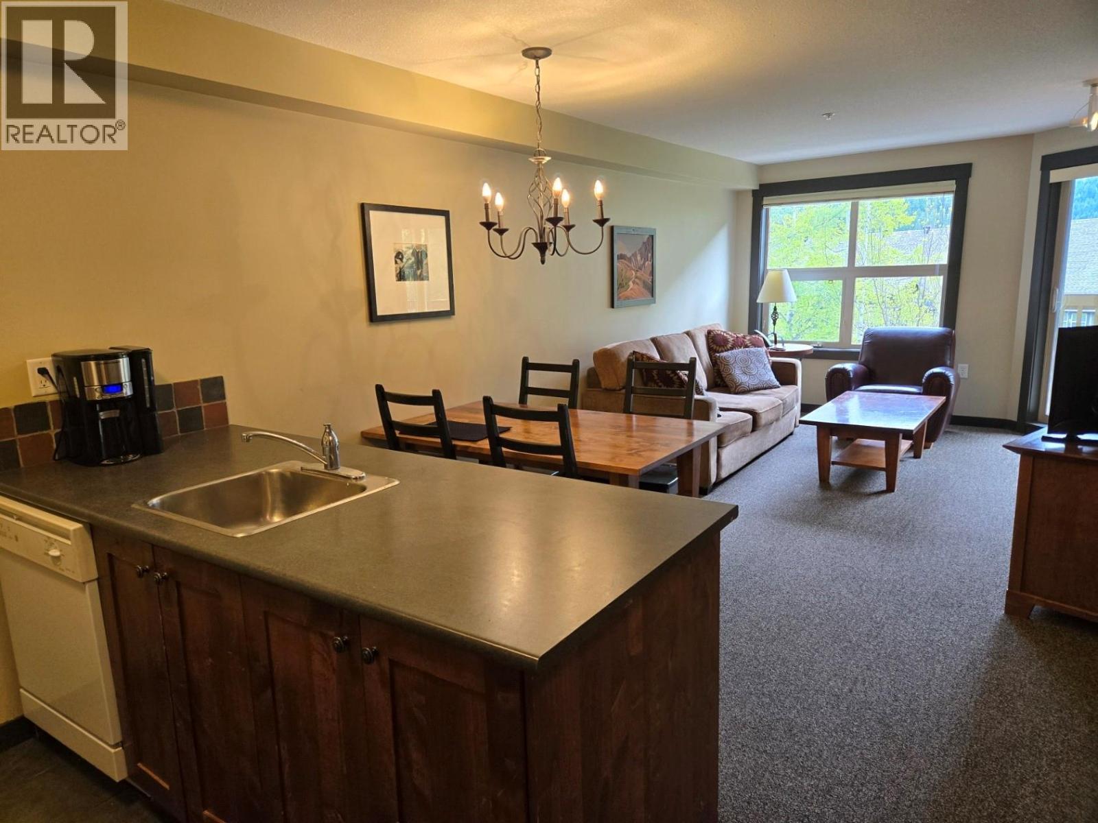 #305 2070 Summit Drive - 4