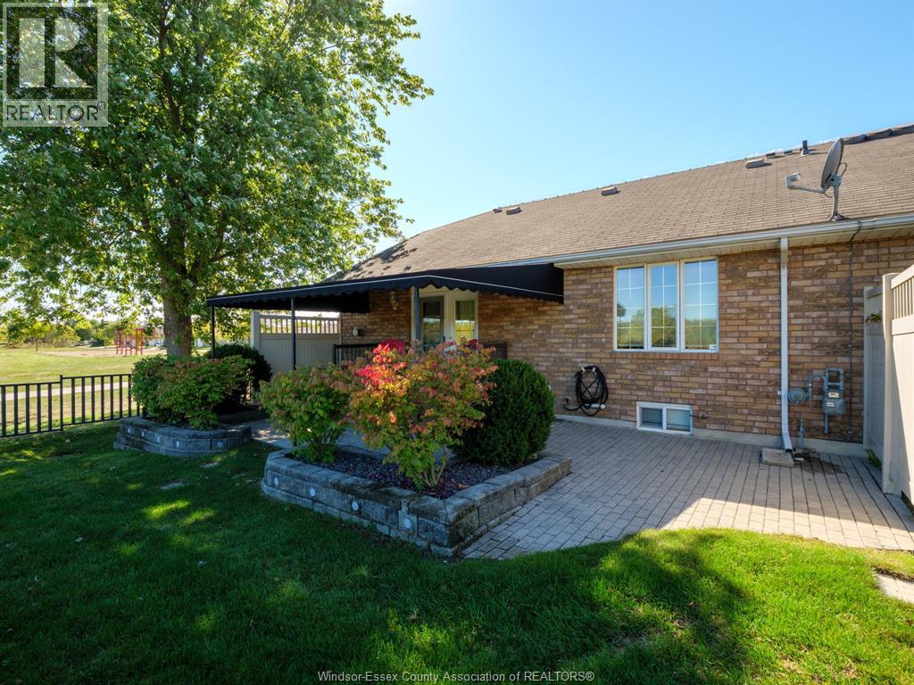 1592 BLUE HERON DRIVE, Windsor, Ontario, N8P1L6 — Photo 3