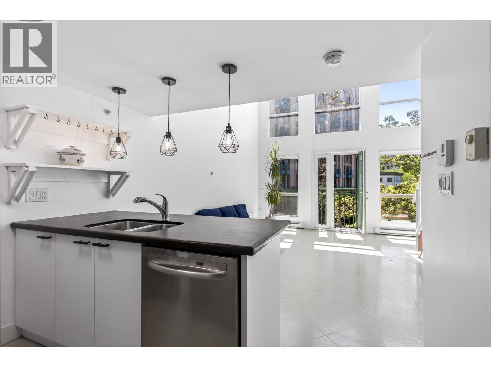 309 1 CORDOVA Street - photo 2