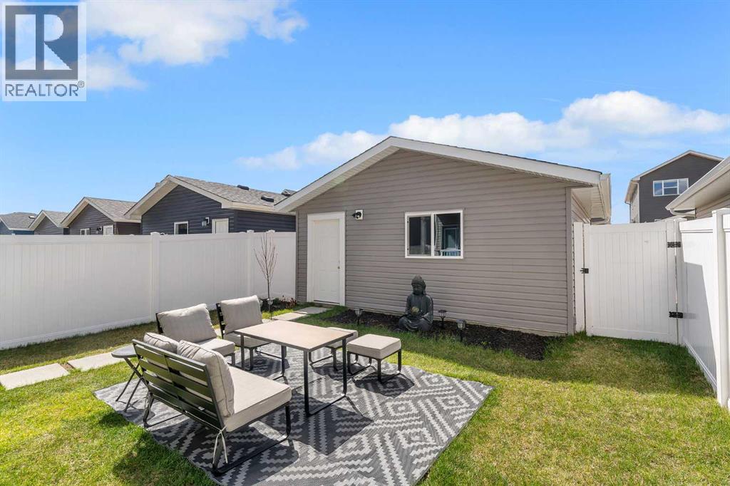 1105 Bayview Gardens SW - 37