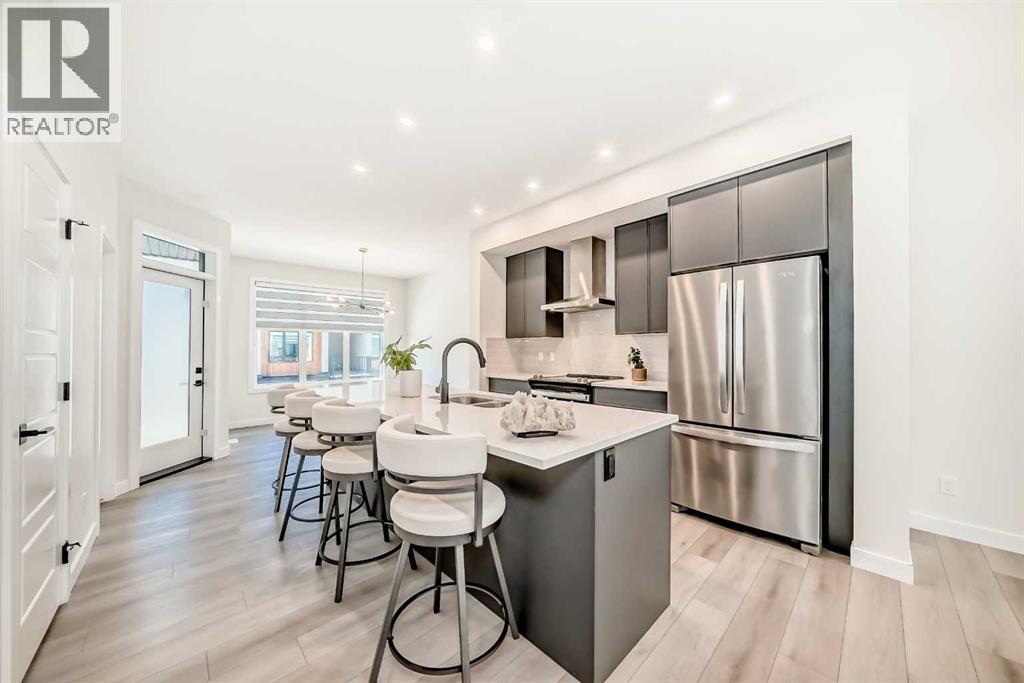 #323 81 Greenbriar Place NW - 28