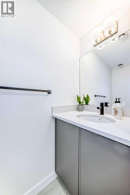 #323 81 Greenbriar Place NW - 14