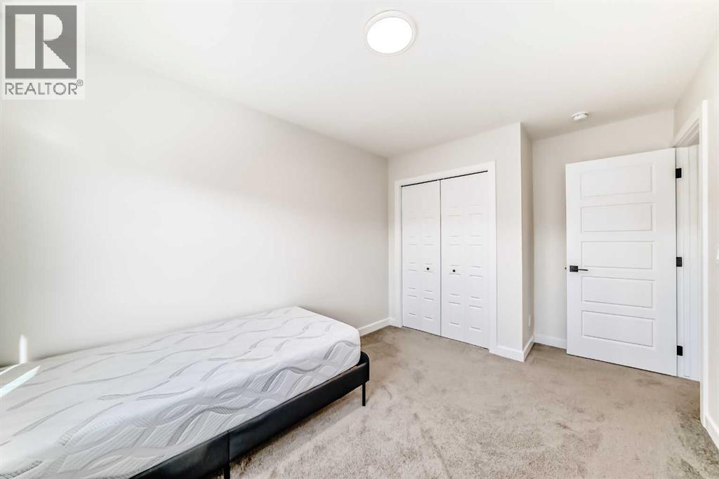 #323 81 Greenbriar Place NW - 21