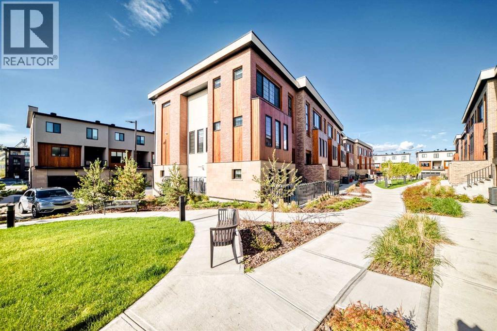 #323 81 Greenbriar Place NW - 37