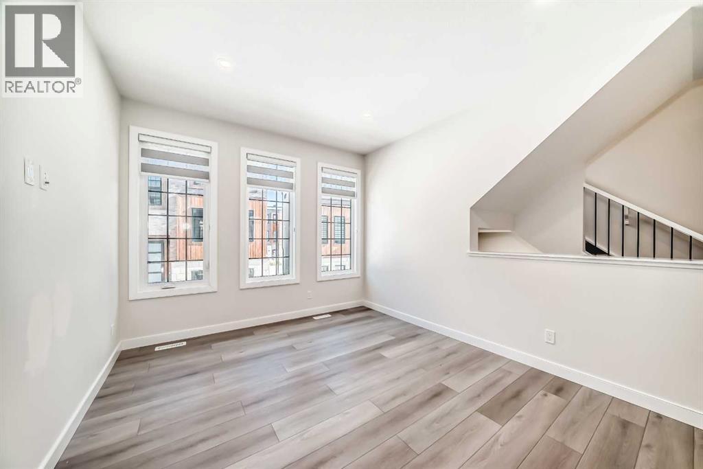 #323 81 Greenbriar Place NW - 9