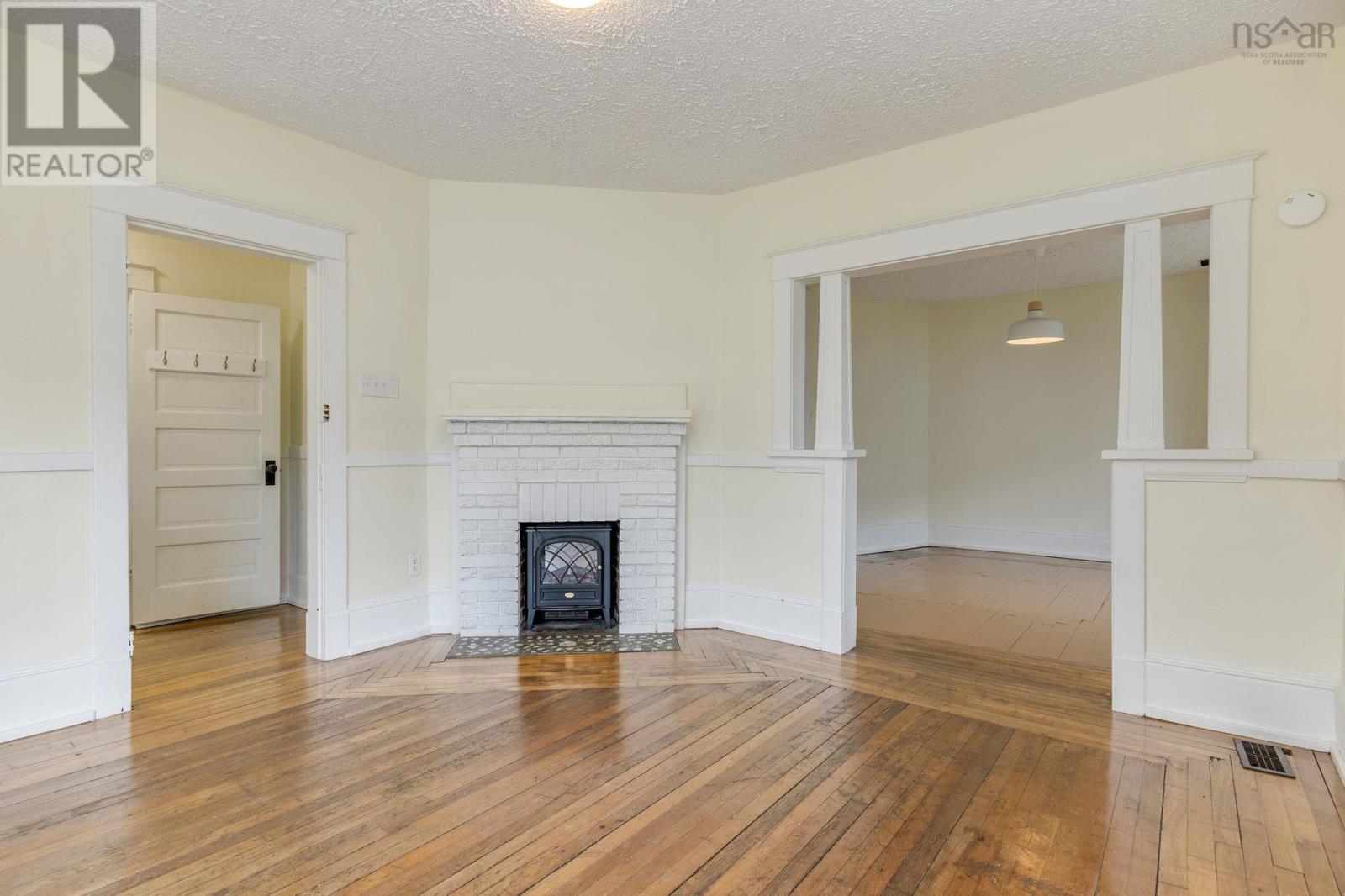206 Pleasant Street - 19
