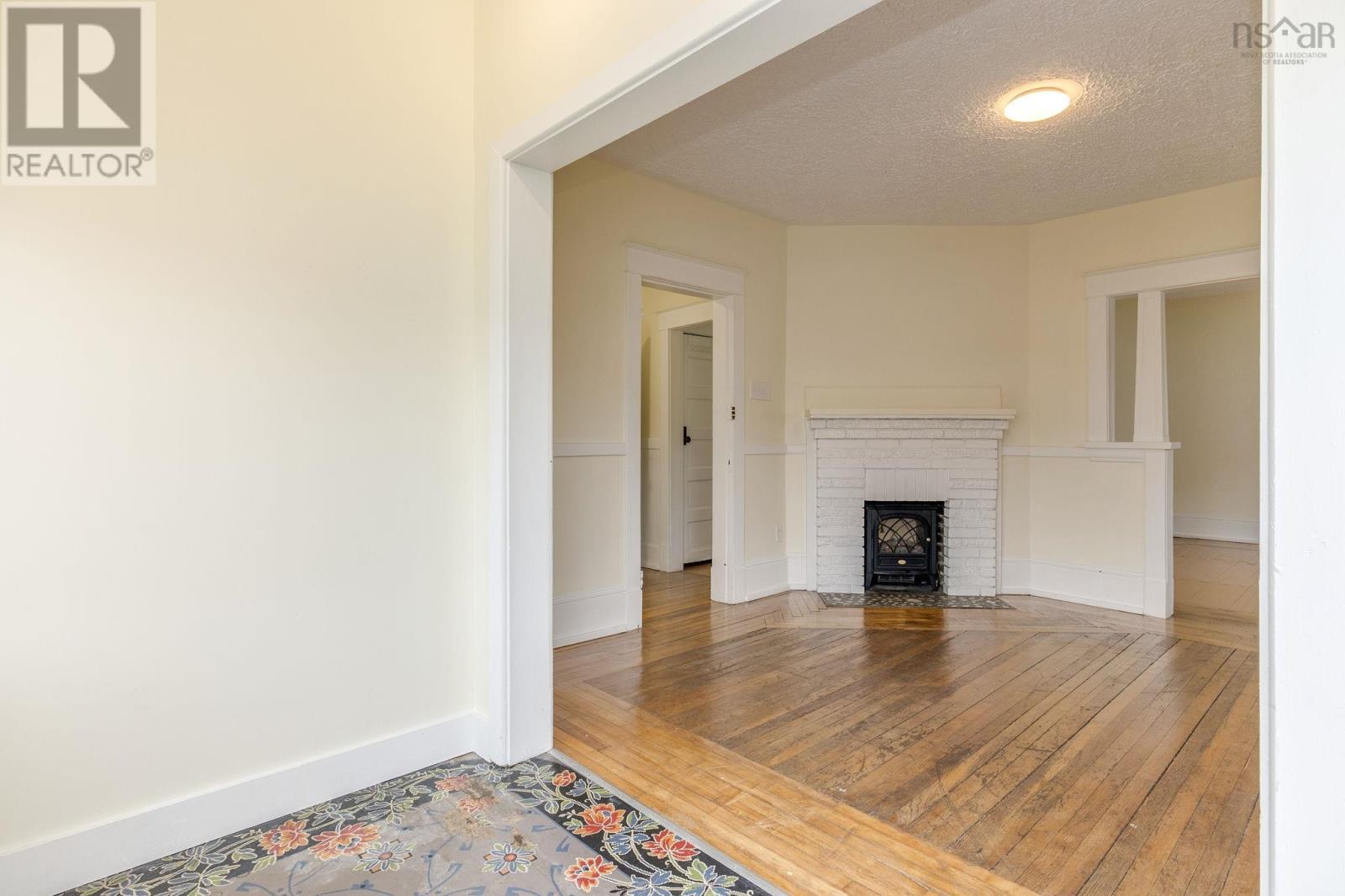 206 Pleasant Street - 16