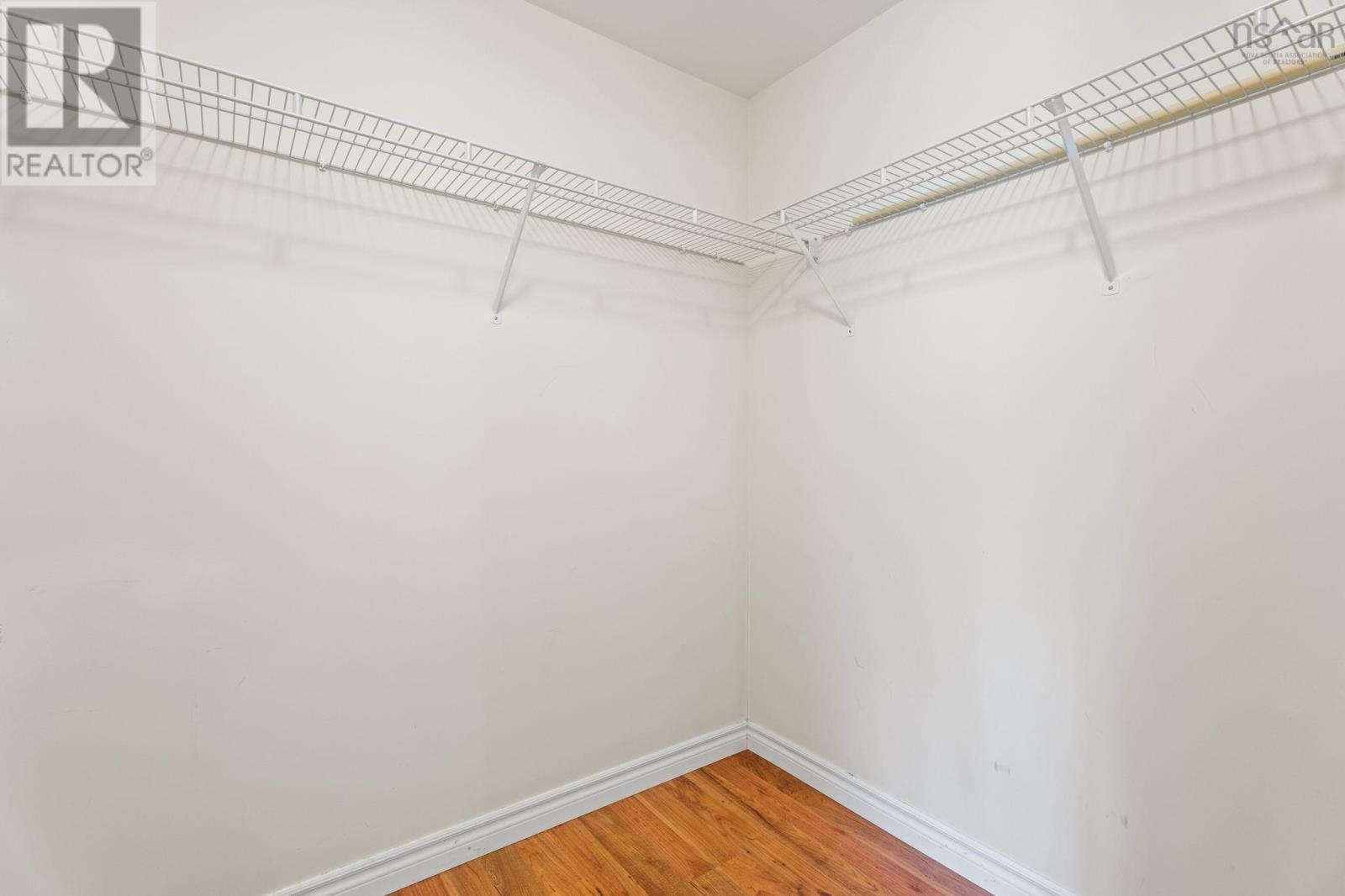 Property 26 of 32 of 122 Juniper Crescent