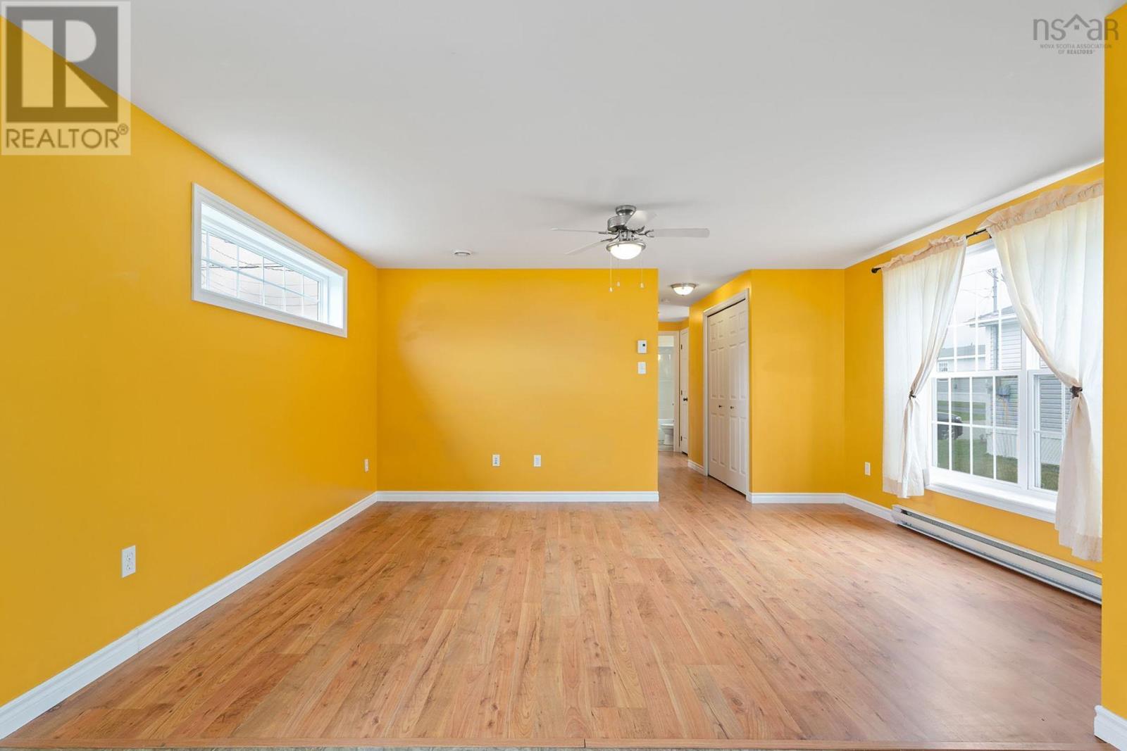 Property 23 of 32 of 122 Juniper Crescent